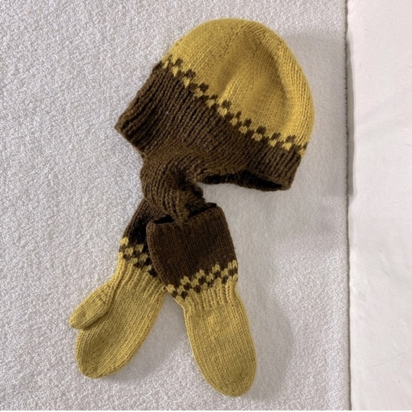 Vintage Handmade Brown Mustard Crochet Knit Winter Hat And Mitts Combo - Picture 1 of 11